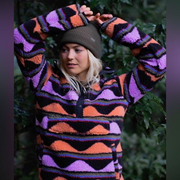 Like new Billabong Sherpa/ fleece pullover top/ jacket/sweatshirt - Picture 4 of 6